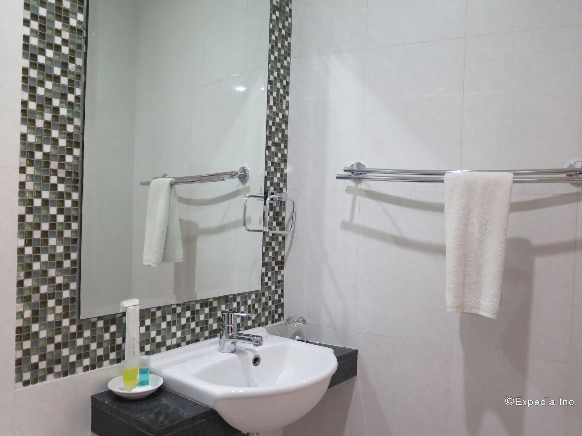 טאגבילראן סיטי 717 Cesar Place Hotel מראה חיצוני תמונה