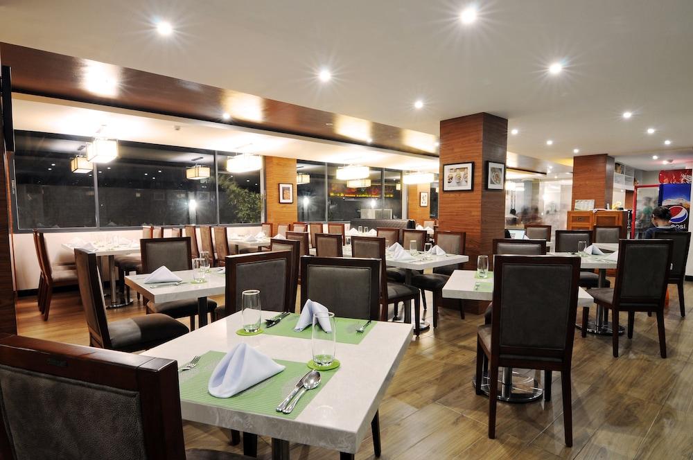 טאגבילראן סיטי 717 Cesar Place Hotel מראה חיצוני תמונה