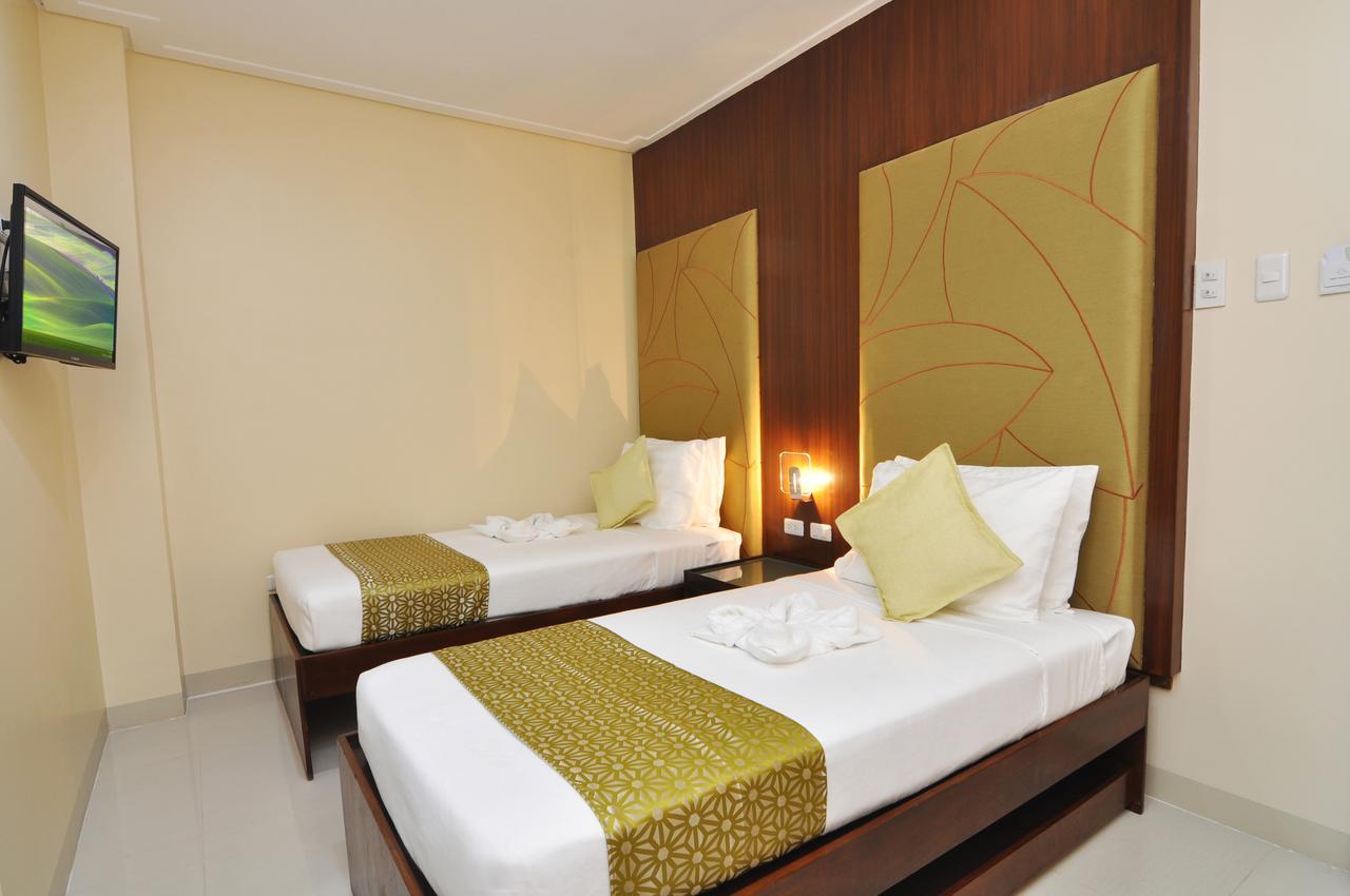 טאגבילראן סיטי 717 Cesar Place Hotel מראה חיצוני תמונה