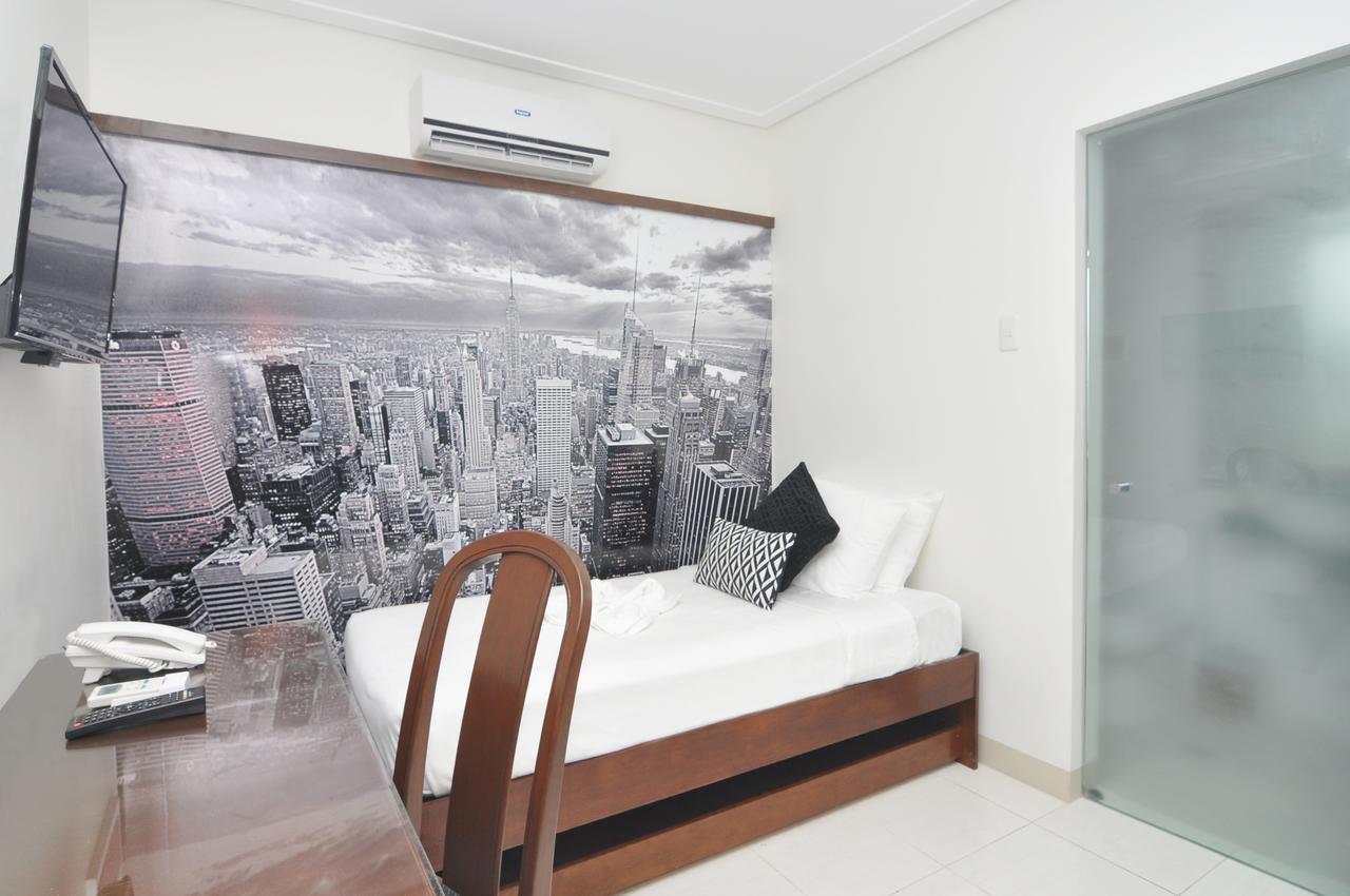 טאגבילראן סיטי 717 Cesar Place Hotel מראה חיצוני תמונה