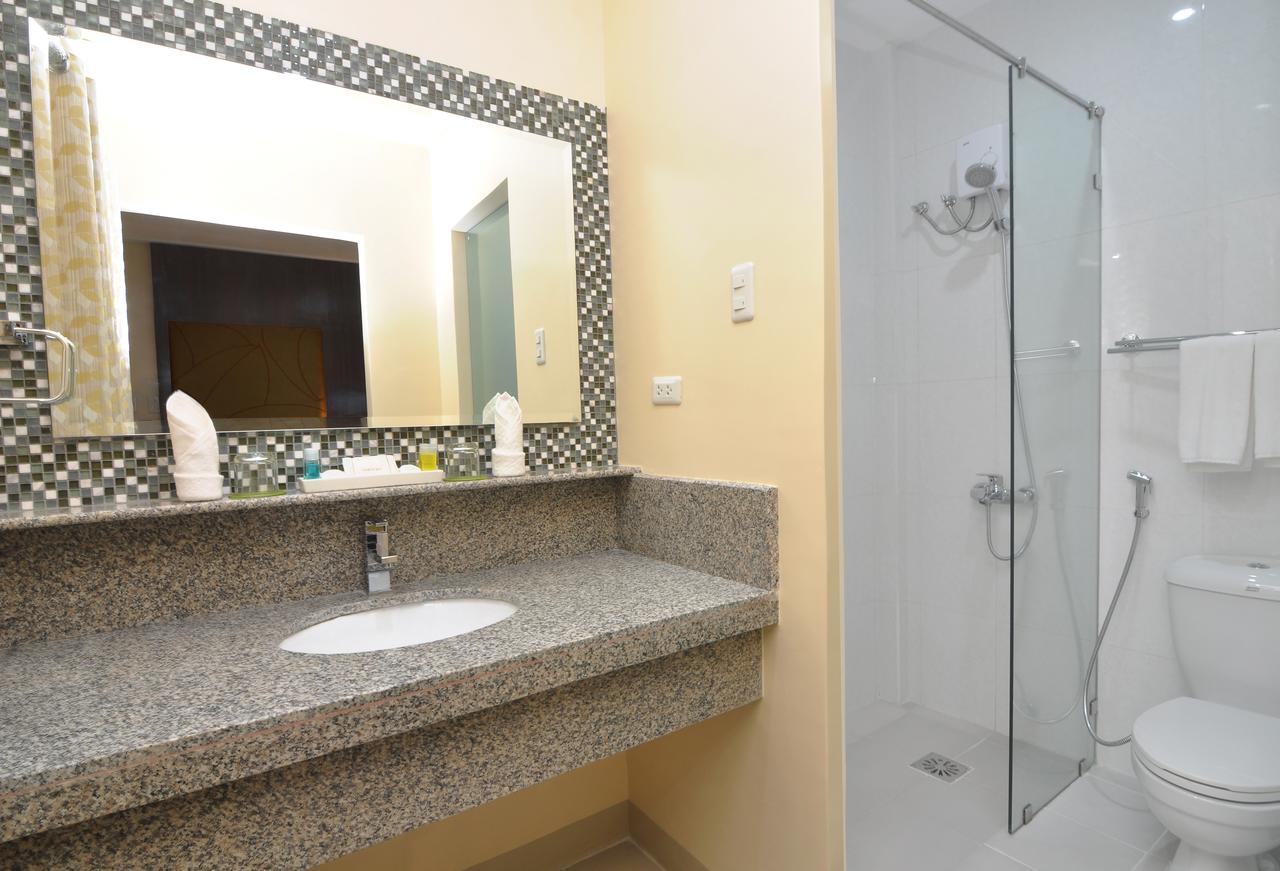 טאגבילראן סיטי 717 Cesar Place Hotel מראה חיצוני תמונה